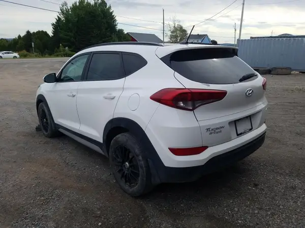 KM8J3CA49HU526657 2017 HYUNDAI TUCSON - Image 2