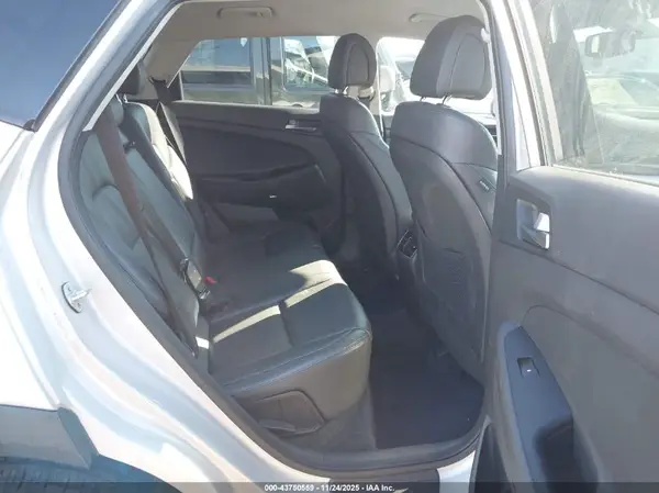 KM8J3CA49HU529252 2017 HYUNDAI TUCSON - Image 8