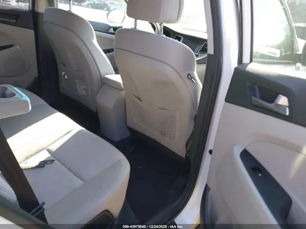 KM8J3CA49HU551462 2017 HYUNDAI TUCSON - Image 8