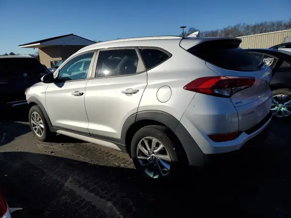KM8J3CA49HU557911 2017 HYUNDAI TUCSON - Image 2
