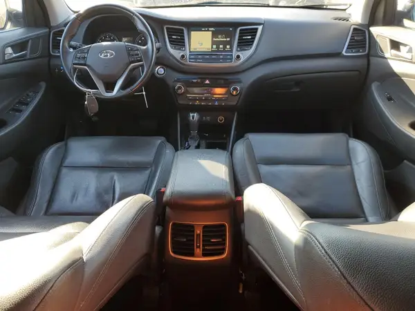 KM8J3CA49HU557911 2017 HYUNDAI TUCSON - Image 8