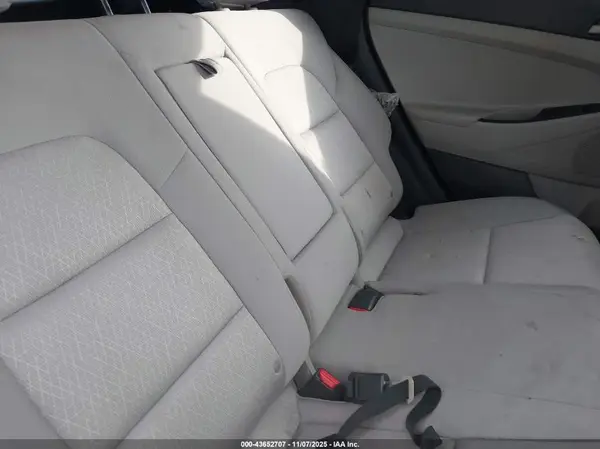 KM8J3CA49HU559108 2017 HYUNDAI TUCSON - Image 8