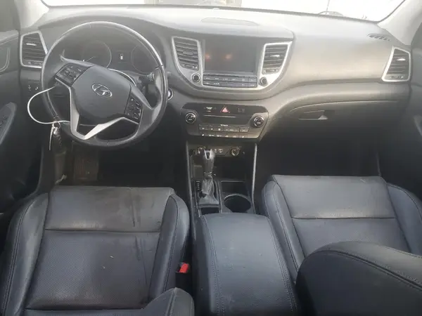 KM8J3CA49HU559271 2017 HYUNDAI TUCSON - Image 8