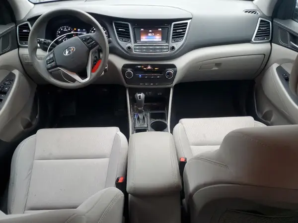 KM8J3CA49HU575177 2017 HYUNDAI TUCSON - Image 8