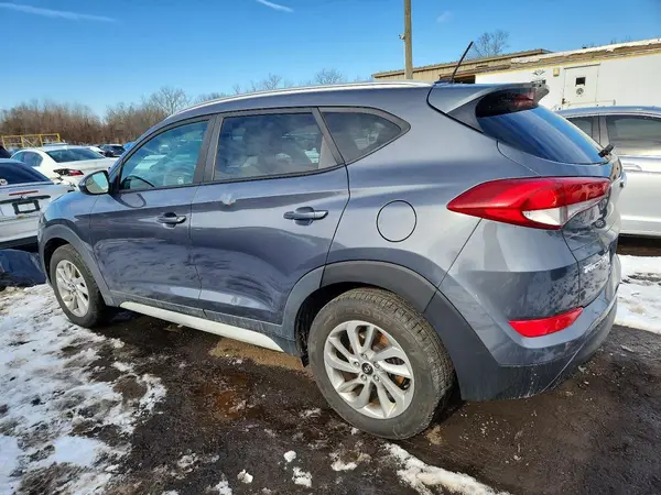 KM8J3CA49HU585868 2017 HYUNDAI TUCSON - Image 2