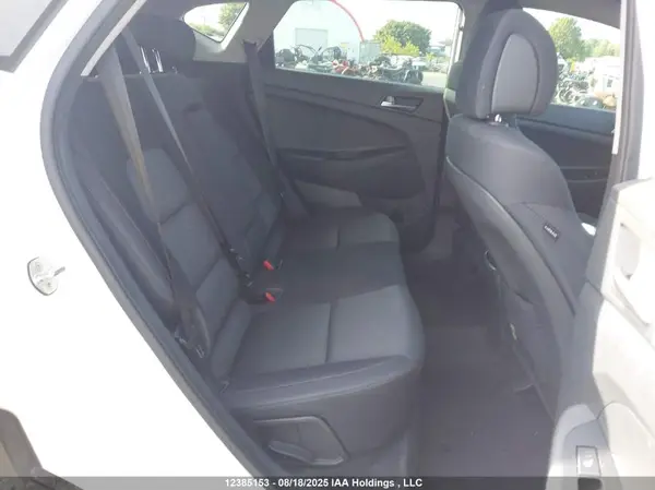 KM8J3CA49JU601590 2018 HYUNDAI TUCSON - Image 8