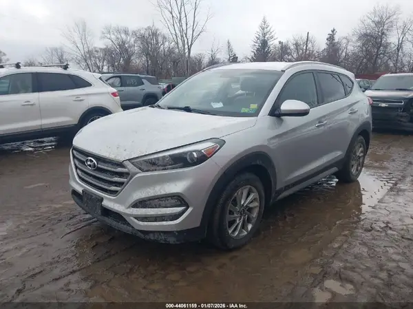 KM8J3CA49JU601931 2018 HYUNDAI TUCSON - Image 2