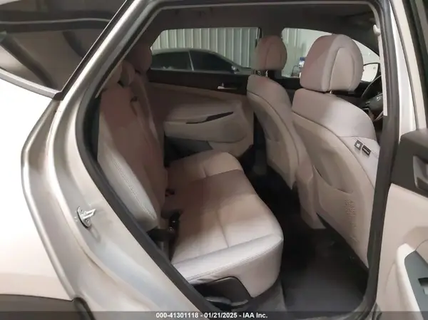 KM8J3CA49JU603789 2018 HYUNDAI TUCSON - Image 8
