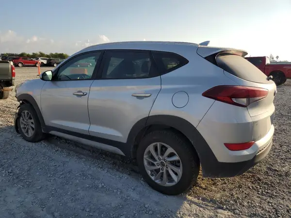 KM8J3CA49JU604134 2018 HYUNDAI TUCSON - Image 2