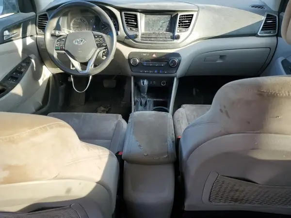 KM8J3CA49JU604134 2018 HYUNDAI TUCSON - Image 8