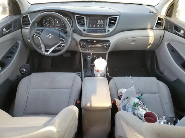 KM8J3CA49JU608135 2018 HYUNDAI TUCSON - Image 8