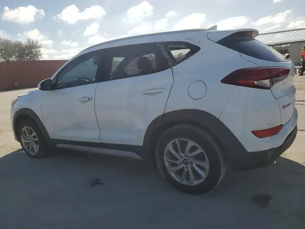KM8J3CA49JU614405 2018 HYUNDAI TUCSON - Image 2