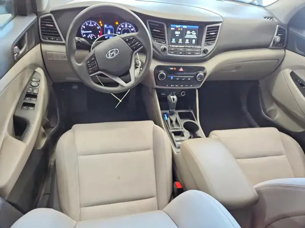 KM8J3CA49JU615098 2018 HYUNDAI TUCSON - Image 8