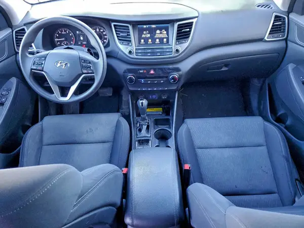 KM8J3CA49JU627106 2018 HYUNDAI TUCSON - Image 8