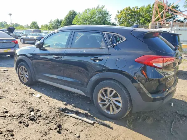 KM8J3CA49JU627199 2018 HYUNDAI TUCSON - Image 2