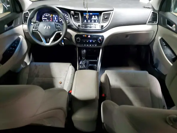 KM8J3CA49JU633892 2018 HYUNDAI TUCSON - Image 8