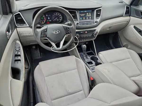 KM8J3CA49JU635819 2018 HYUNDAI TUCSON - Image 8