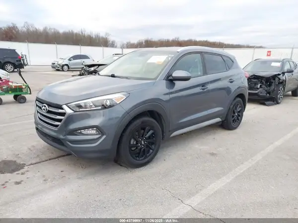 KM8J3CA49JU637814 2018 HYUNDAI TUCSON - Image 2