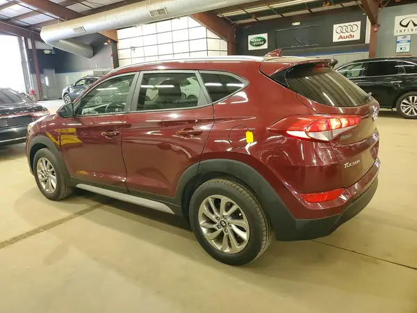 KM8J3CA49JU641586 2018 HYUNDAI TUCSON - Image 2