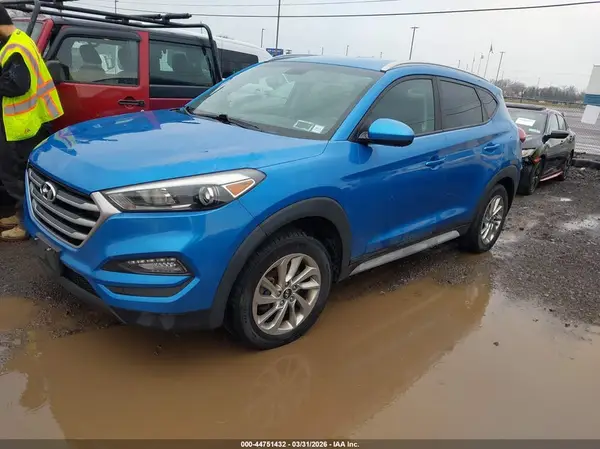 KM8J3CA49JU645699 2018 HYUNDAI TUCSON - Image 2