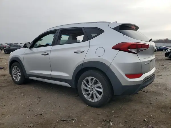 KM8J3CA49JU646223 2018 HYUNDAI TUCSON - Image 2
