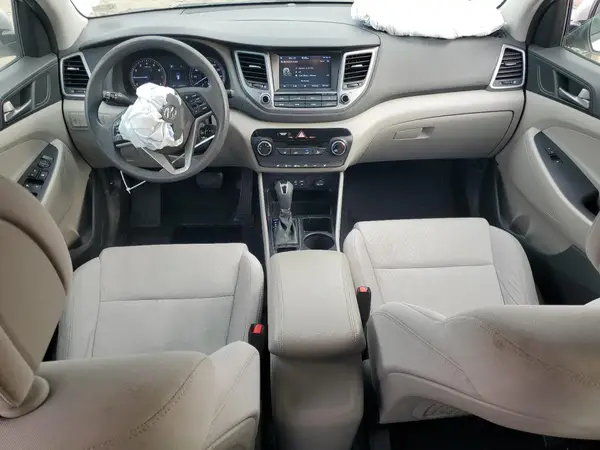 KM8J3CA49JU646223 2018 HYUNDAI TUCSON - Image 8