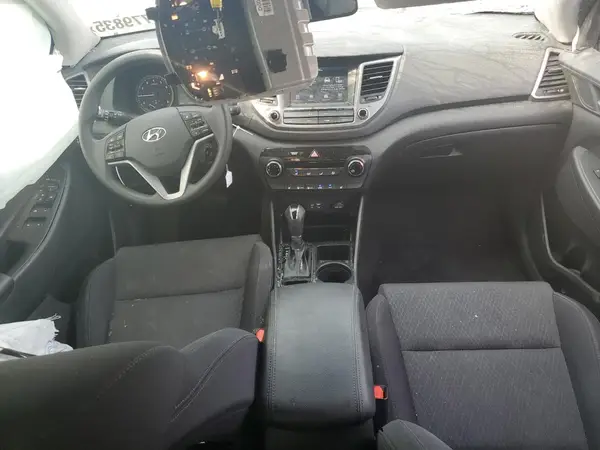 KM8J3CA49JU650403 2018 HYUNDAI TUCSON - Image 8