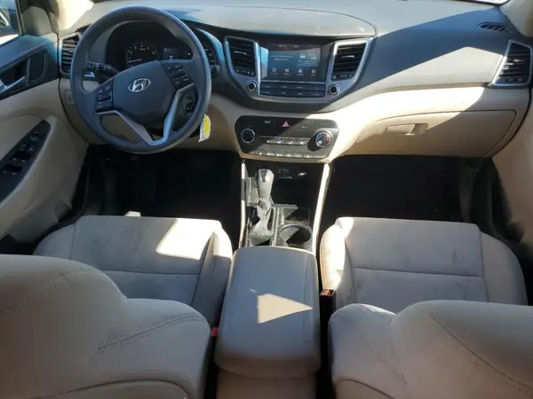 KM8J3CA49JU654516 2018 HYUNDAI TUCSON - Image 8