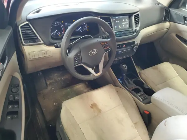 KM8J3CA49JU665368 2018 HYUNDAI TUCSON - Image 8