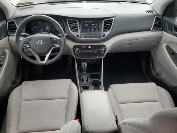 KM8J3CA49JU666925 2018 HYUNDAI TUCSON - Image 8