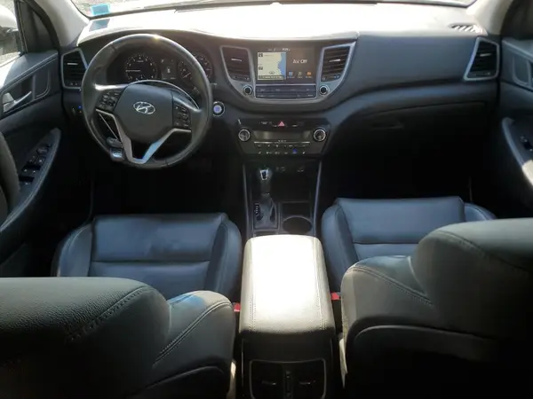 KM8J3CA49JU666942 2018 HYUNDAI TUCSON - Image 8