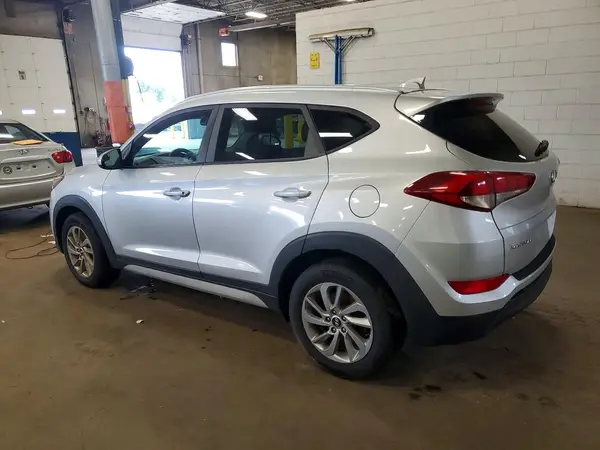 KM8J3CA49JU666987 2018 HYUNDAI TUCSON - Image 2