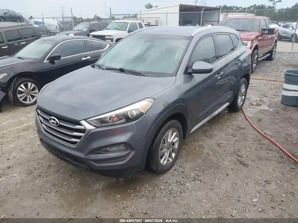 KM8J3CA49JU680095 2018 HYUNDAI TUCSON - Image 2