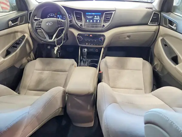 KM8J3CA49JU681828 2018 HYUNDAI TUCSON - Image 8