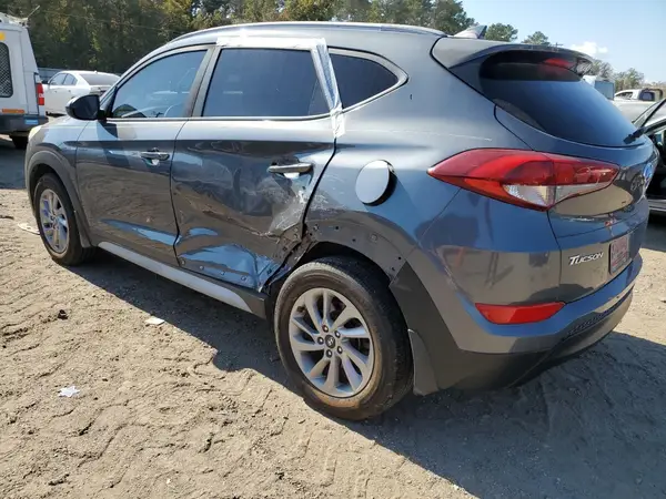 KM8J3CA49JU682753 2018 HYUNDAI TUCSON - Image 2