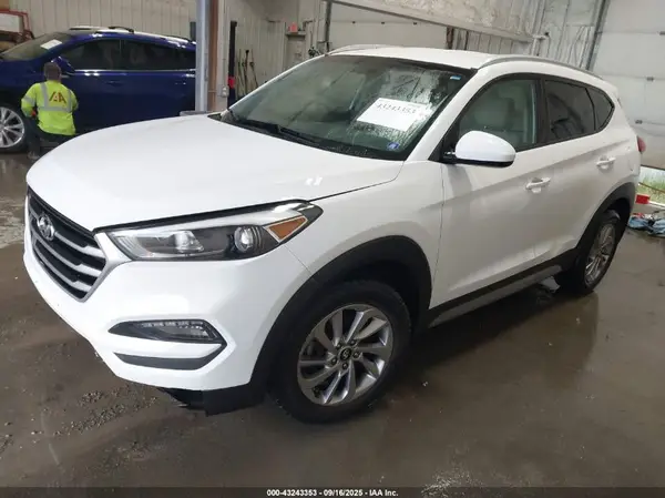KM8J3CA49JU683188 2018 HYUNDAI TUCSON - Image 2