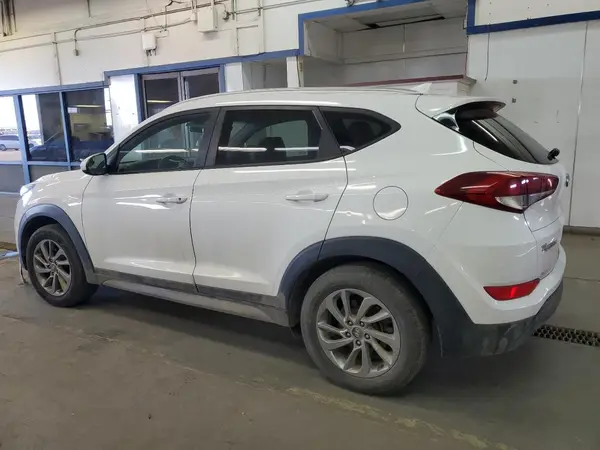 KM8J3CA49JU688374 2018 HYUNDAI TUCSON - Image 2