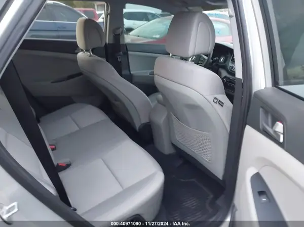KM8J3CA49JU689606 2018 HYUNDAI TUCSON - Image 8