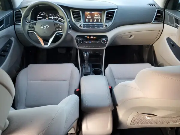 KM8J3CA49JU692781 2018 HYUNDAI TUCSON - Image 8