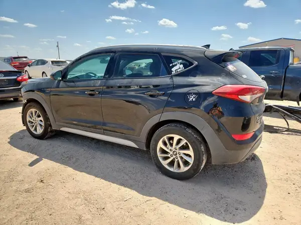 KM8J3CA49JU694627 2018 HYUNDAI TUCSON - Image 2