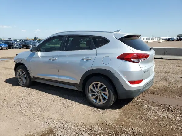 KM8J3CA49JU697141 2018 HYUNDAI TUCSON - Image 2