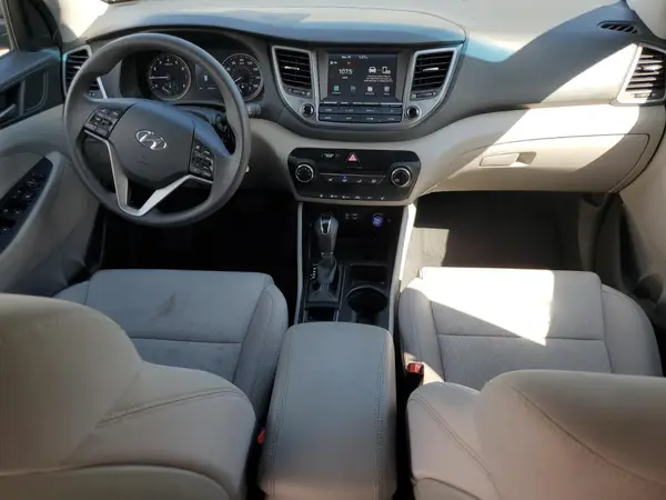KM8J3CA49JU700457 2018 HYUNDAI TUCSON - Image 8