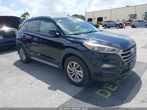 KM8J3CA49JU702841 2018 HYUNDAI TUCSON - Image 1