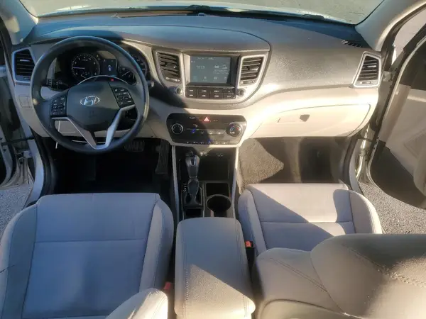 KM8J3CA49JU706260 2018 HYUNDAI TUCSON - Image 8