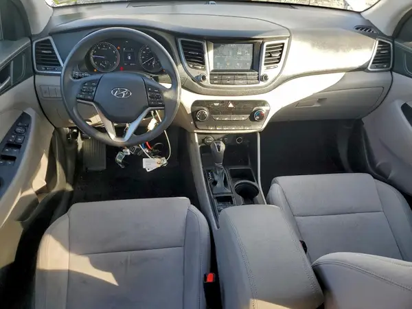 KM8J3CA49JU709353 2018 HYUNDAI TUCSON - Image 8