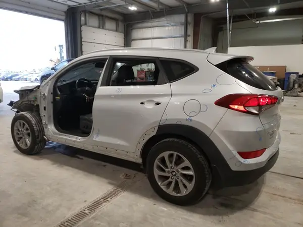 KM8J3CA49JU709787 2018 HYUNDAI TUCSON - Image 2