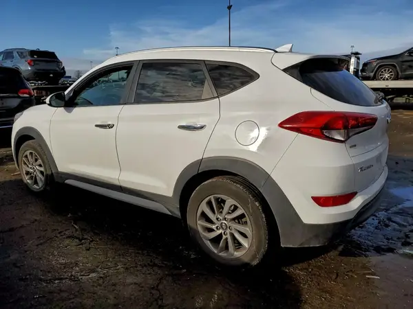 KM8J3CA49JU713550 2018 HYUNDAI TUCSON - Image 2