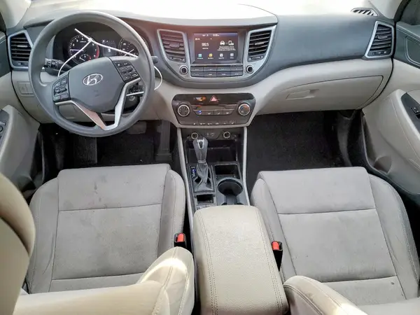 KM8J3CA49JU714830 2018 HYUNDAI TUCSON - Image 8