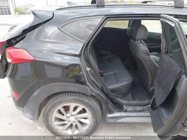 KM8J3CA49JU726217 2018 HYUNDAI TUCSON - Image 8