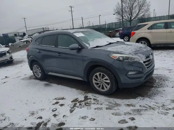 KM8J3CA49JU729831 2018 HYUNDAI TUCSON - Image 1